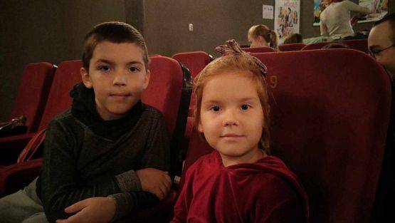 Grafika #7: Ferie w szkole - wyjazd do kina