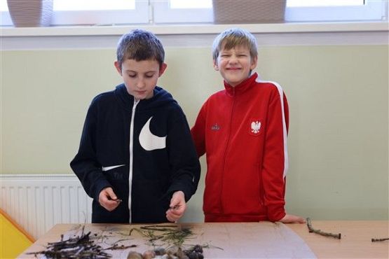 Grafika #13: Ferie w szkole - bezludna wyspa