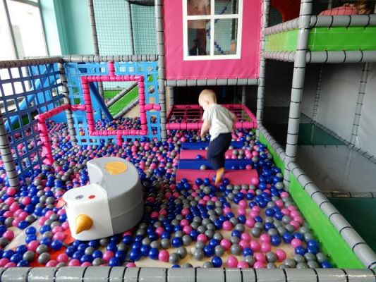 Grafika #8: Wycieczka do parku trampolin