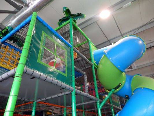 Grafika #10: Wycieczka do parku trampolin