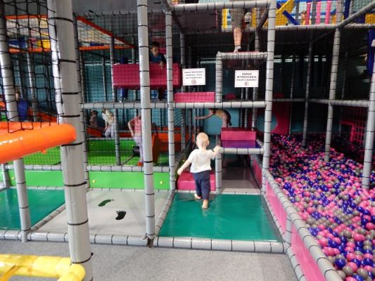 Grafika #17: Wycieczka do parku trampolin