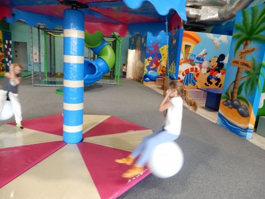 Grafika #22: Wycieczka do parku trampolin