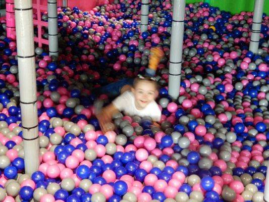 Grafika #34: Wycieczka do parku trampolin