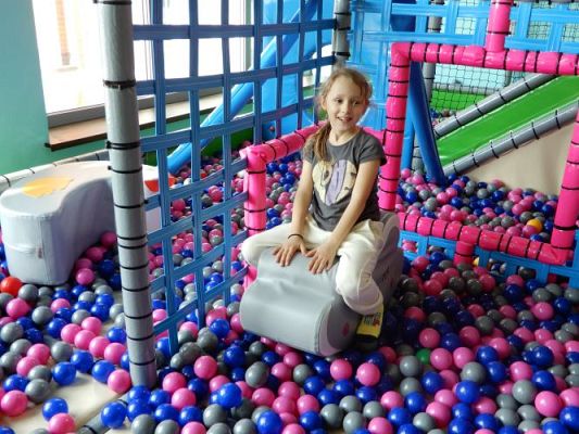 Grafika #42: Wycieczka do parku trampolin