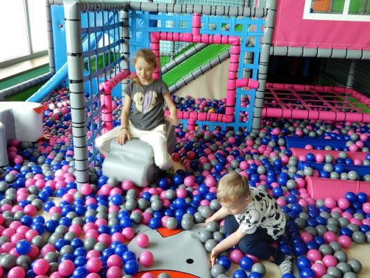 Grafika #44: Wycieczka do parku trampolin