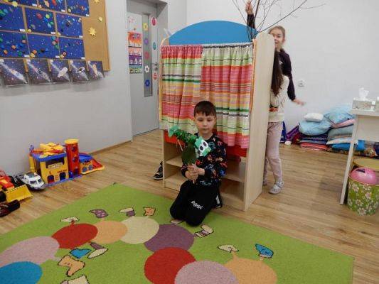 Grafika #2: Wiosenne przedstawienie w klasie I