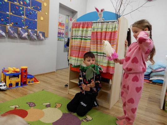 Grafika #4: Wiosenne przedstawienie w klasie I