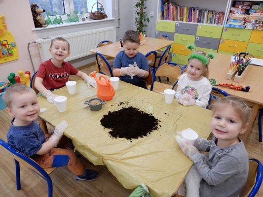 Grafika #0: Zielony ogródek