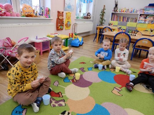 Grafika #0: ,,W marcu jak w garncu"