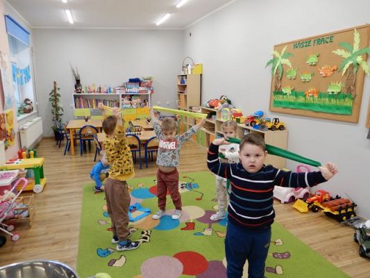 Grafika #10: ,,W marcu jak w garncu"