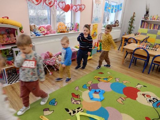 Grafika #11: ,,W marcu jak w garncu"