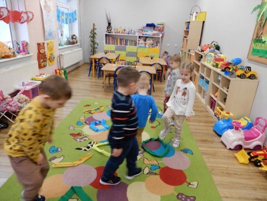 Grafika #12: ,,W marcu jak w garncu"