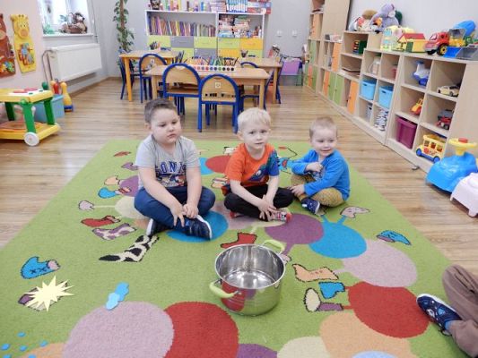 Grafika #14: ,,W marcu jak w garncu"