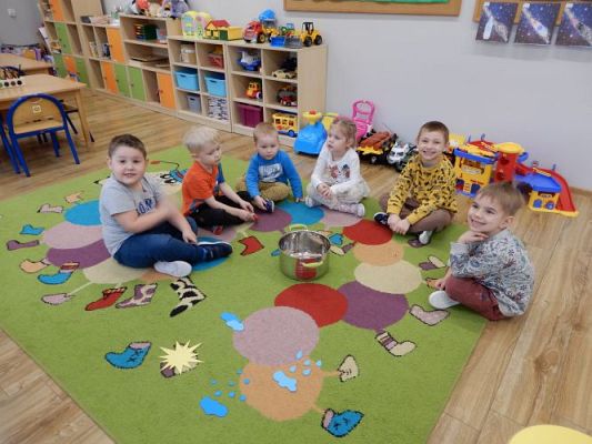 Grafika #16: ,,W marcu jak w garncu"