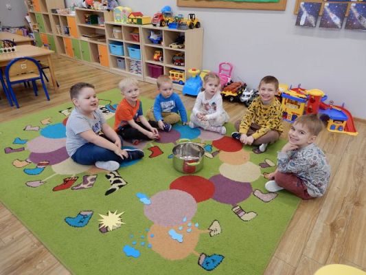 Grafika #17: ,,W marcu jak w garncu"