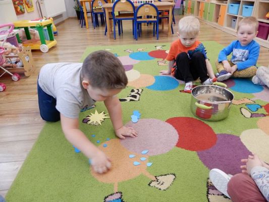 Grafika #18: ,,W marcu jak w garncu"