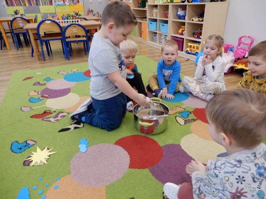 Grafika #21: ,,W marcu jak w garncu"