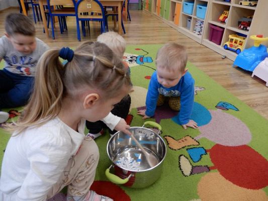 Grafika #30: ,,W marcu jak w garncu"