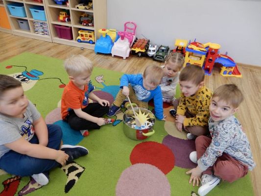 Grafika #37: ,,W marcu jak w garncu"