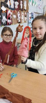 Grafika #0: Warsztaty lalkarskie w klasie drugiej