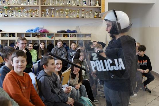 Grafika #4: Spotkanie z policjantem