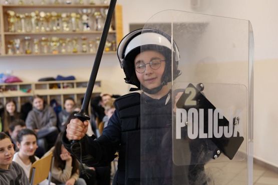 Grafika #5: Spotkanie z policjantem