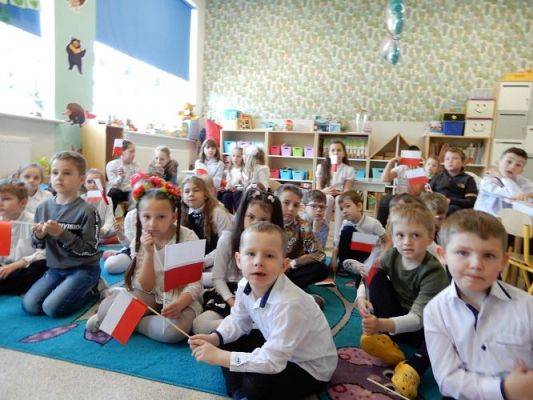 Grafika #1: Święta Majowe