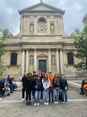 Grafika #3: Wycieczka siódmoklasistów do Paryża 8.04-13.04.2024